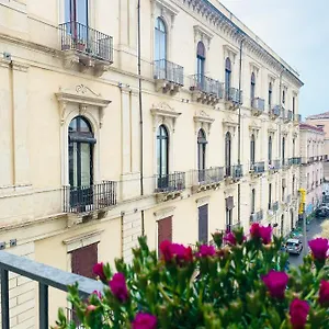 https://dimora-lupo_lifestyle-bb.taorminaitalyhotels.com