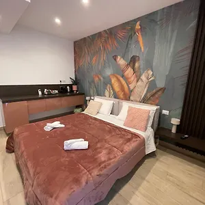 https://namuri-luxury-rooms.taorminaitalyhotels.com